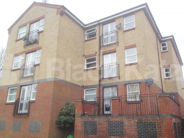 			LET, 3 Bedroom, 1 bath, 1 reception Apartment			 Baxter House Horniman Drive , Forest Hill